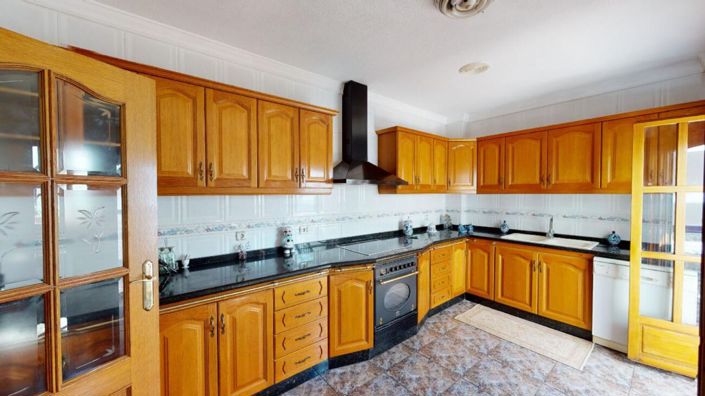 Image No.9-4 Bed Townhouse for sale