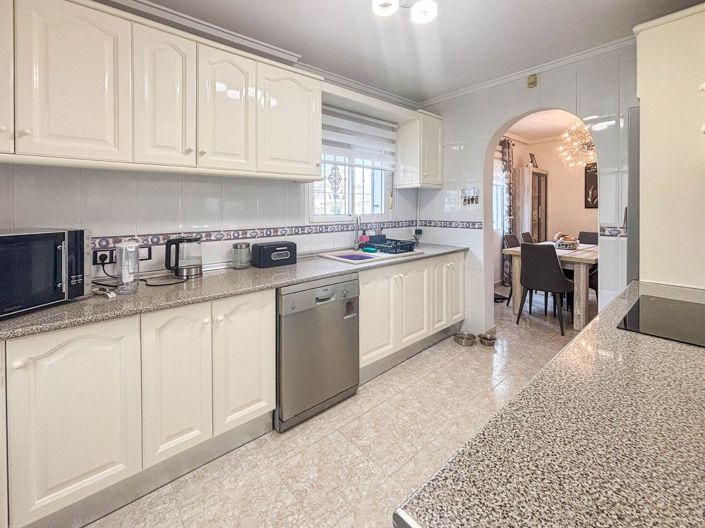 Image No.6-5 Bed Villa for sale