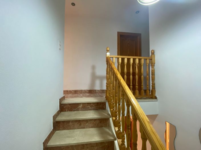 Image No.12-4 Bed Townhouse for sale