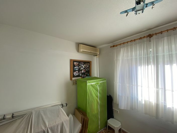 Image No.17-4 Bed Townhouse for sale