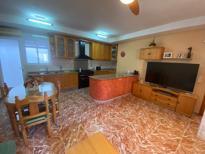 Image No.2-4 Bed Townhouse for sale