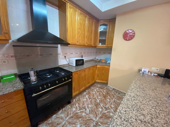 Image No.28-4 Bed Townhouse for sale