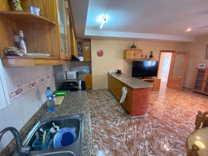 Image No.3-4 Bed Townhouse for sale