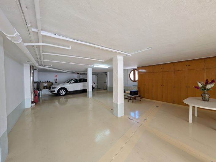 Image No.11-5 Bed Townhouse for sale