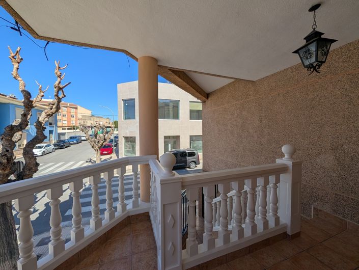 Image No.16-5 Bed Townhouse for sale