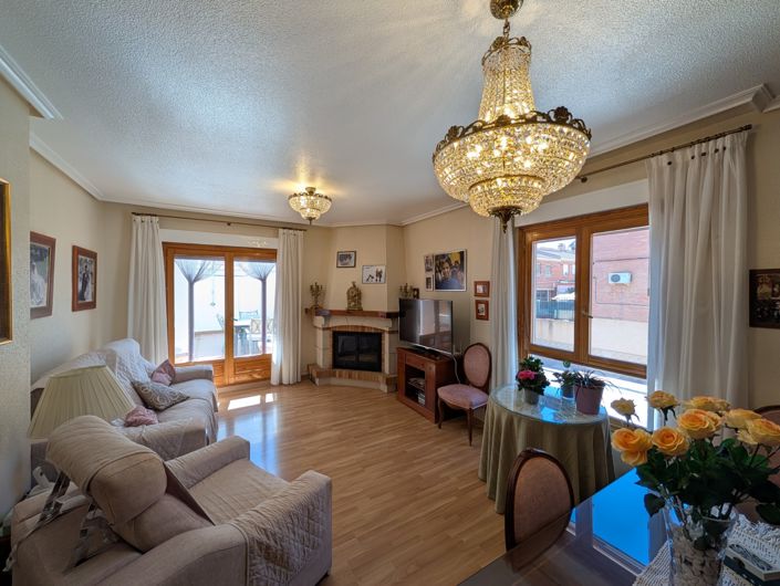 Image No.18-5 Bed Townhouse for sale