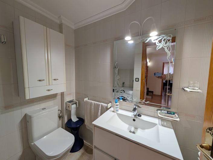 Image No.22-5 Bed Townhouse for sale