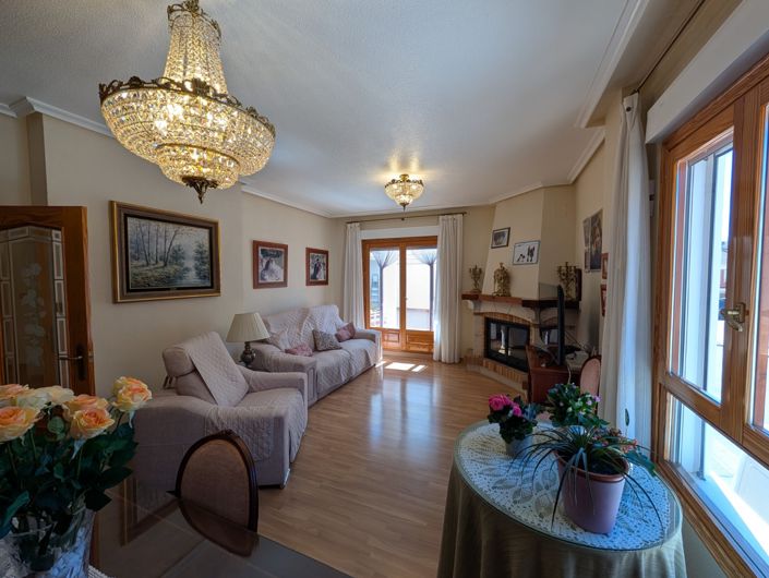 Image No.3-5 Bed Townhouse for sale