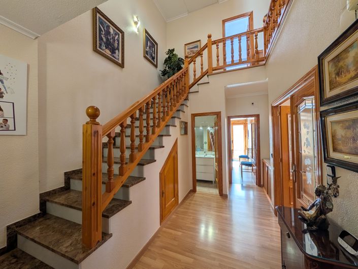 Image No.30-5 Bed Townhouse for sale