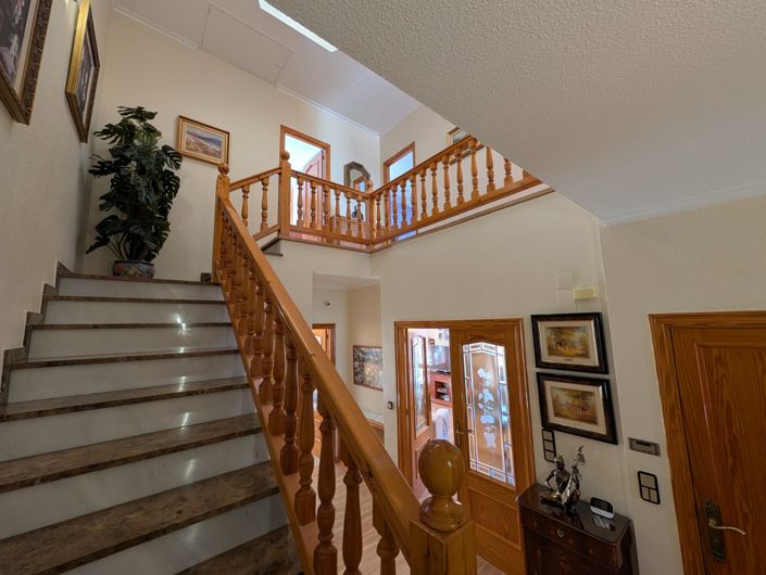 Image No.31-5 Bed Townhouse for sale