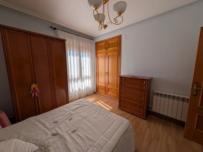 Image No.37-5 Bed Townhouse for sale