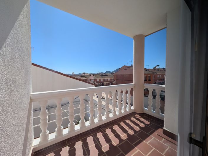 Image No.42-5 Bed Townhouse for sale