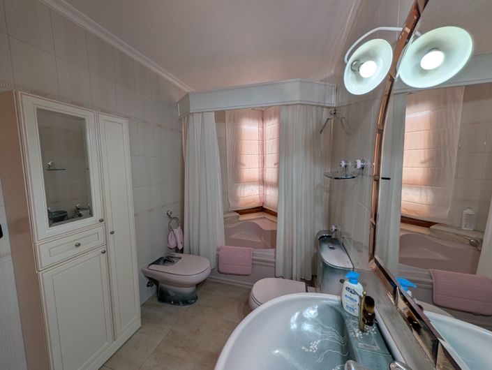 Image No.45-5 Bed Townhouse for sale