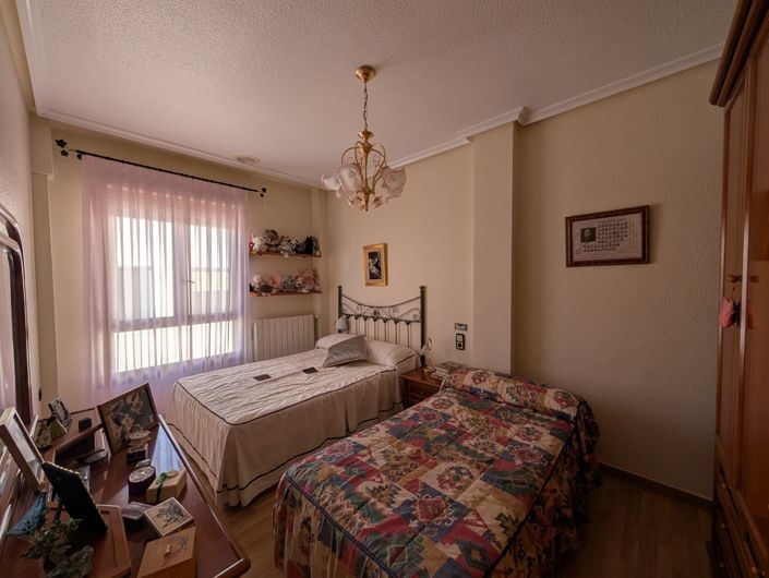 Image No.49-5 Bed Townhouse for sale