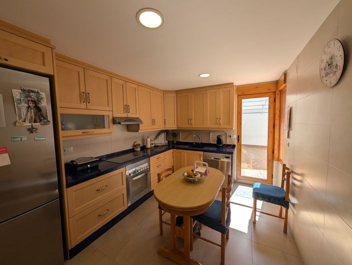 Image No.5-5 Bed Townhouse for sale