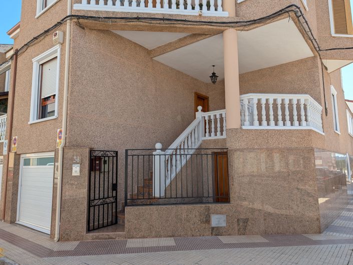 Image No.6-5 Bed Townhouse for sale