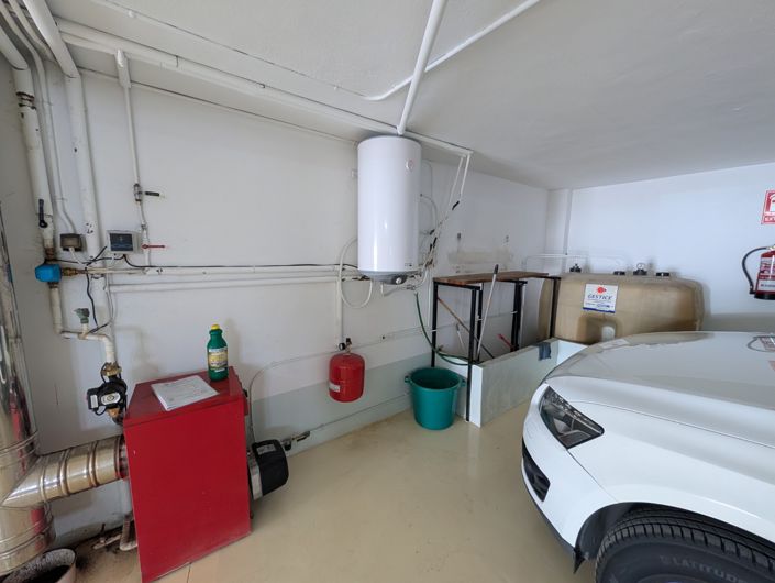 Image No.9-5 Bed Townhouse for sale