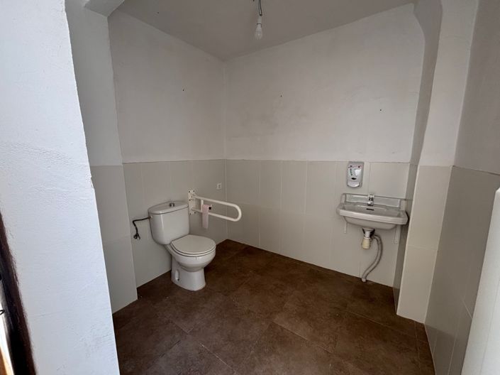 Image No.16-1 Bed Property for sale