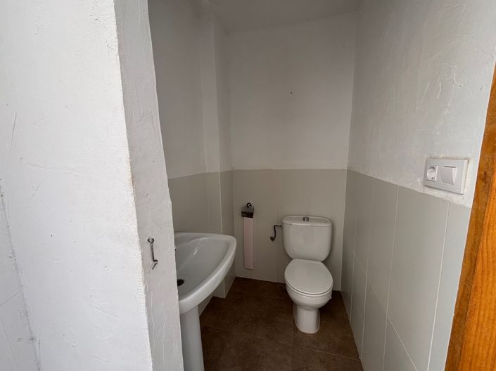 Image No.9-1 Bed Property for sale