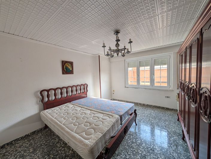 Image No.12-4 Bed Apartment for sale