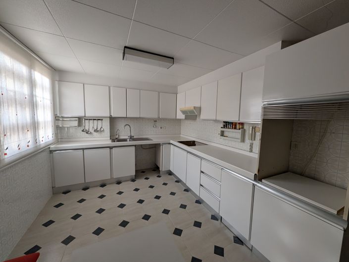 Image No.28-4 Bed Apartment for sale