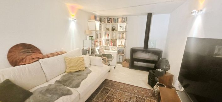 Image No.9-2 Bed House for sale