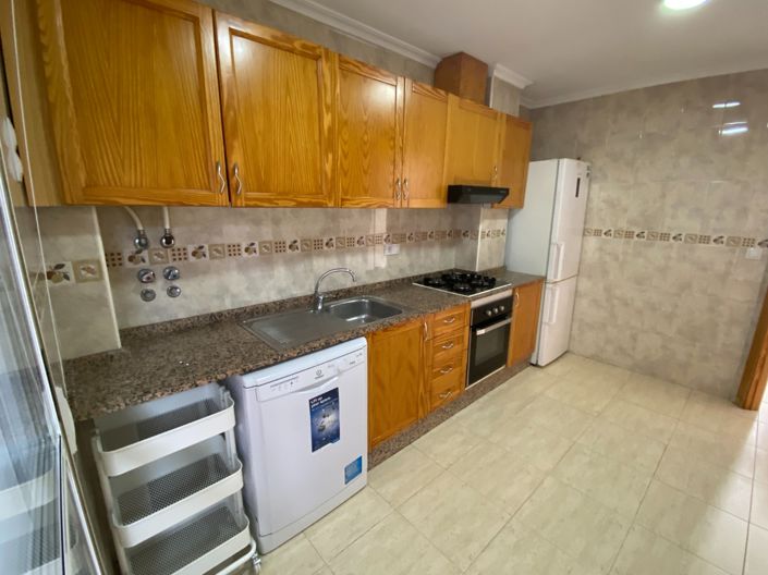 Image No.14-4 Bed Townhouse for sale