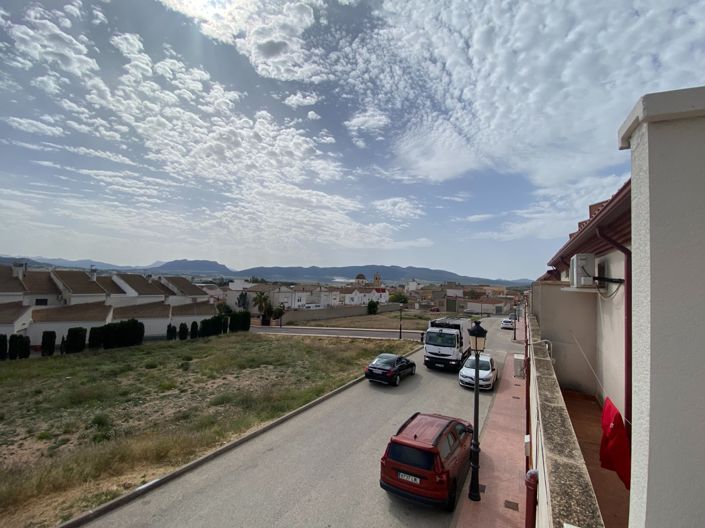 Image No.25-4 Bed Townhouse for sale