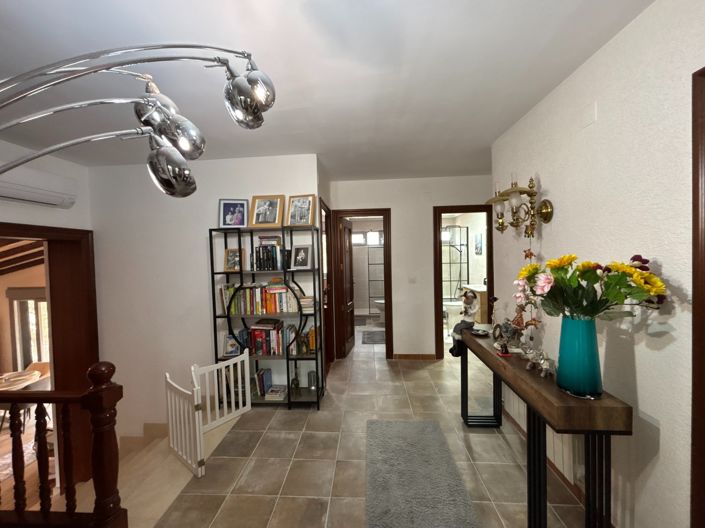 Image No.41-Villa de 6 chambres à vendre à Petrer