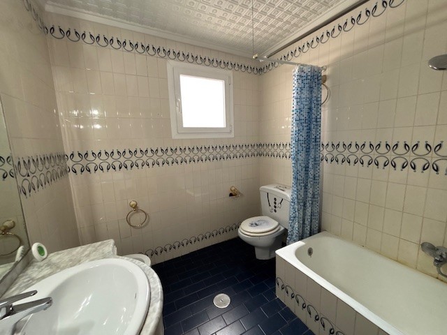 Image No.12-4 Bed Apartment for sale