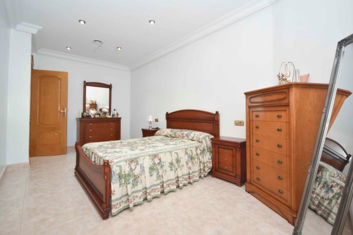 Image No.29-7 Bed Villa for sale