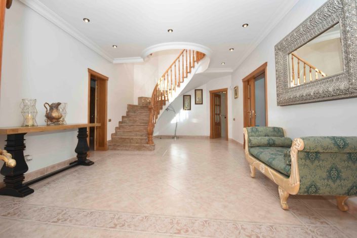 Image No.34-7 Bed Villa for sale