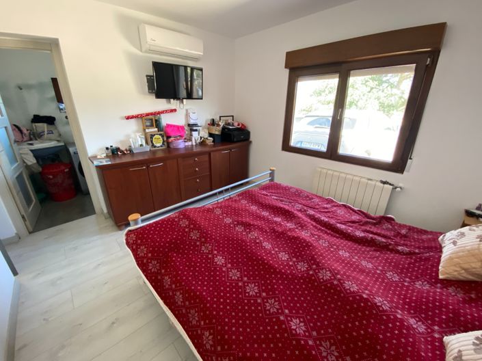 Image No.25-4 Bed Property for sale