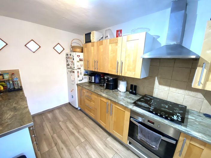 Image No.32-4 Bed Property for sale