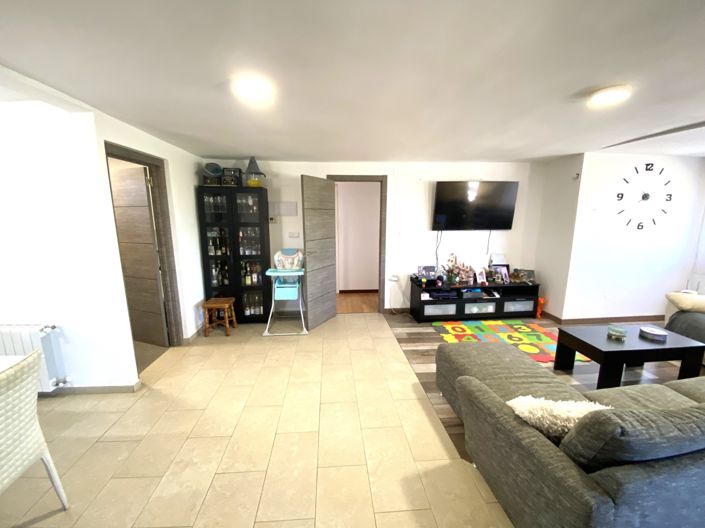 Image No.35-4 Bed Property for sale