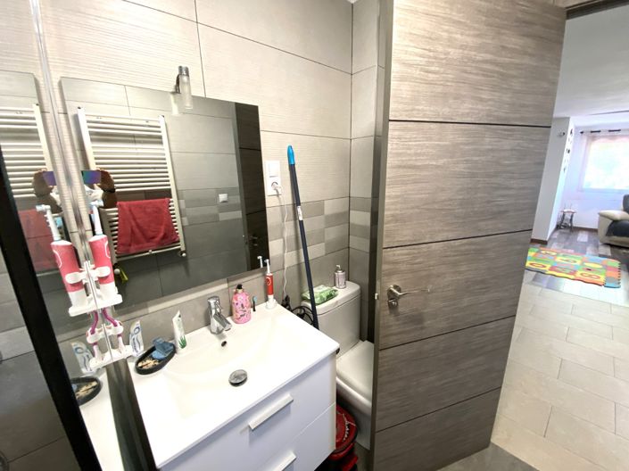 Image No.37-4 Bed Property for sale