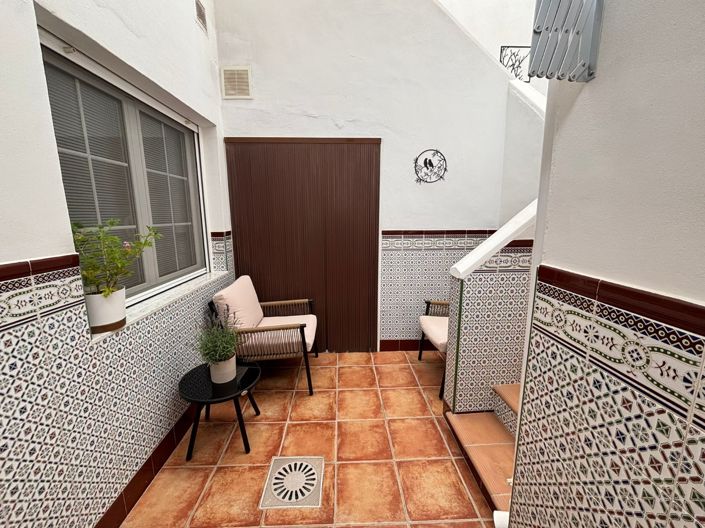 Image No.16-4 Bed Townhouse for sale