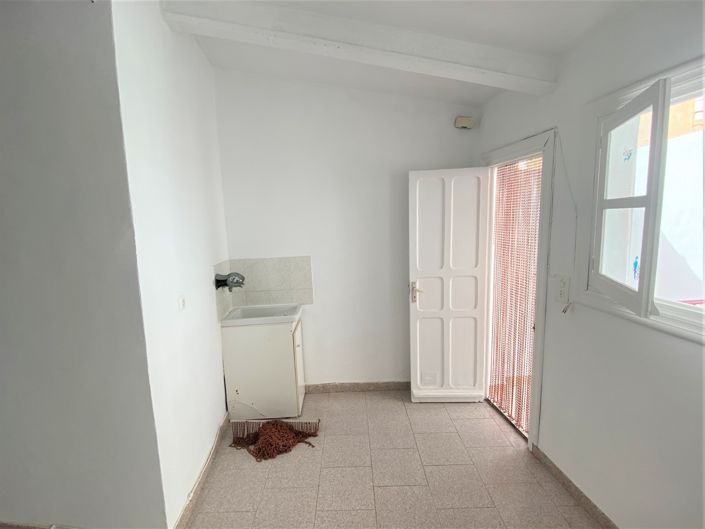 Image No.14-4 Bed Townhouse for sale