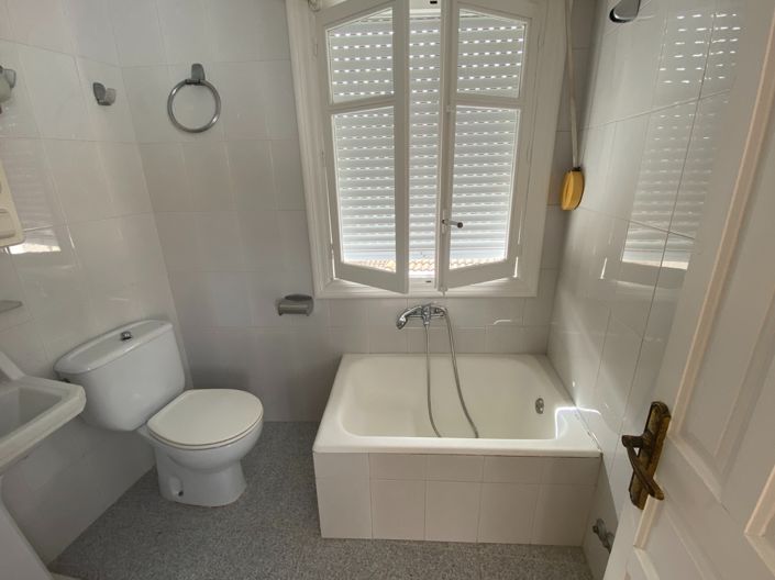 Image No.33-4 Bed Townhouse for sale