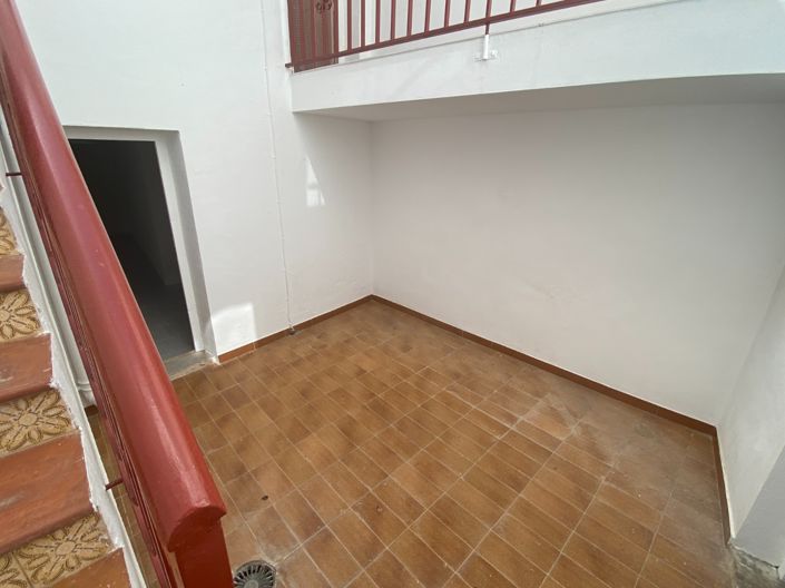 Image No.35-4 Bed Townhouse for sale