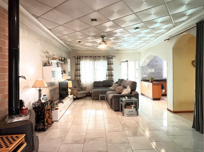 Image No.42-3 Bed Country House for sale