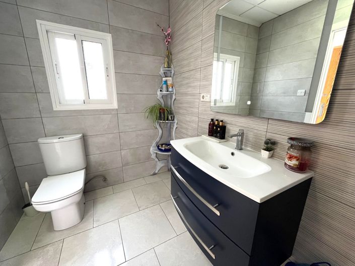 Image No.43-3 Bed Country House for sale