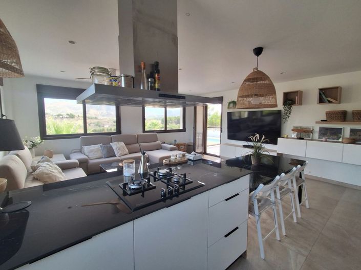 Image No.13-7 Bed Villa for sale