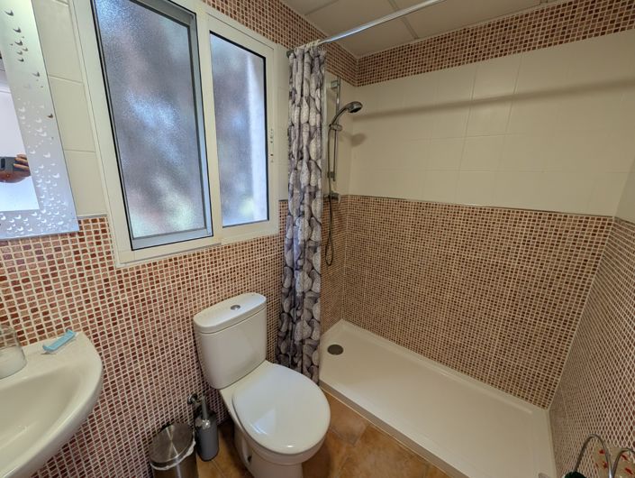 Image No.28-4 Bed Property for sale
