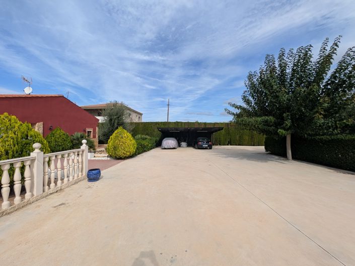 Image No.31-4 Bed Property for sale