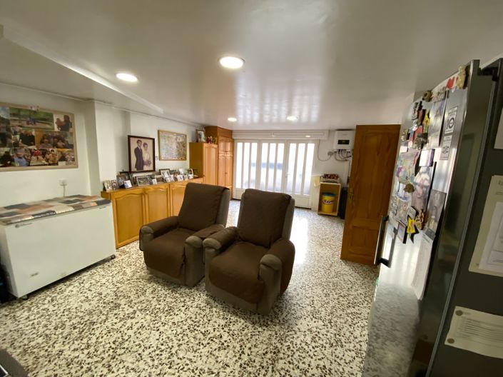 Image No.19-4 Bed Townhouse for sale