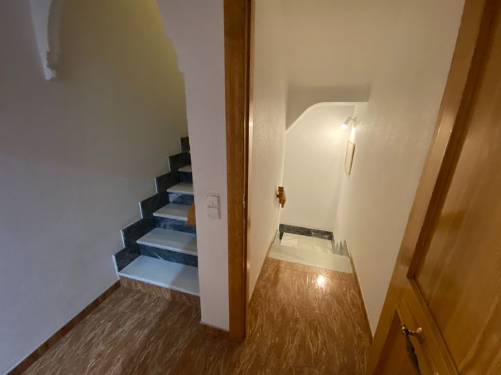 Image No.23-4 Bed Townhouse for sale