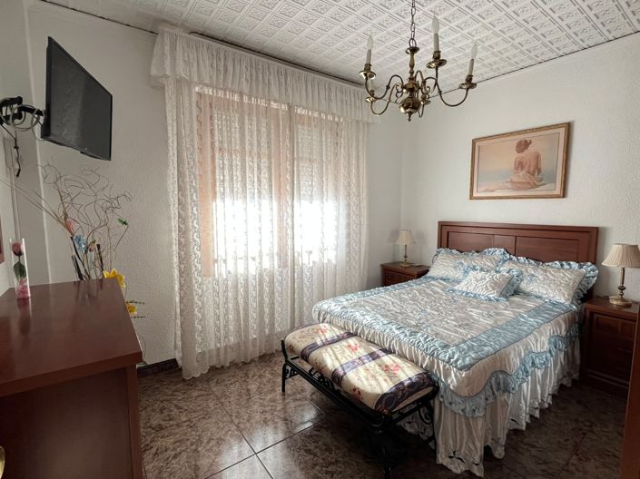 Image No.11-3 Bed Townhouse for sale