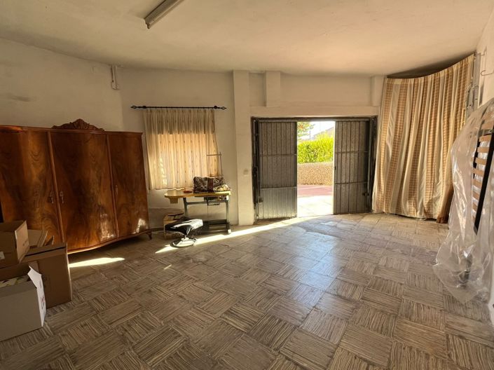 Image No.19-3 Bed Townhouse for sale