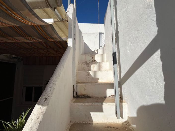 Image No.30-3 Bed Townhouse for sale